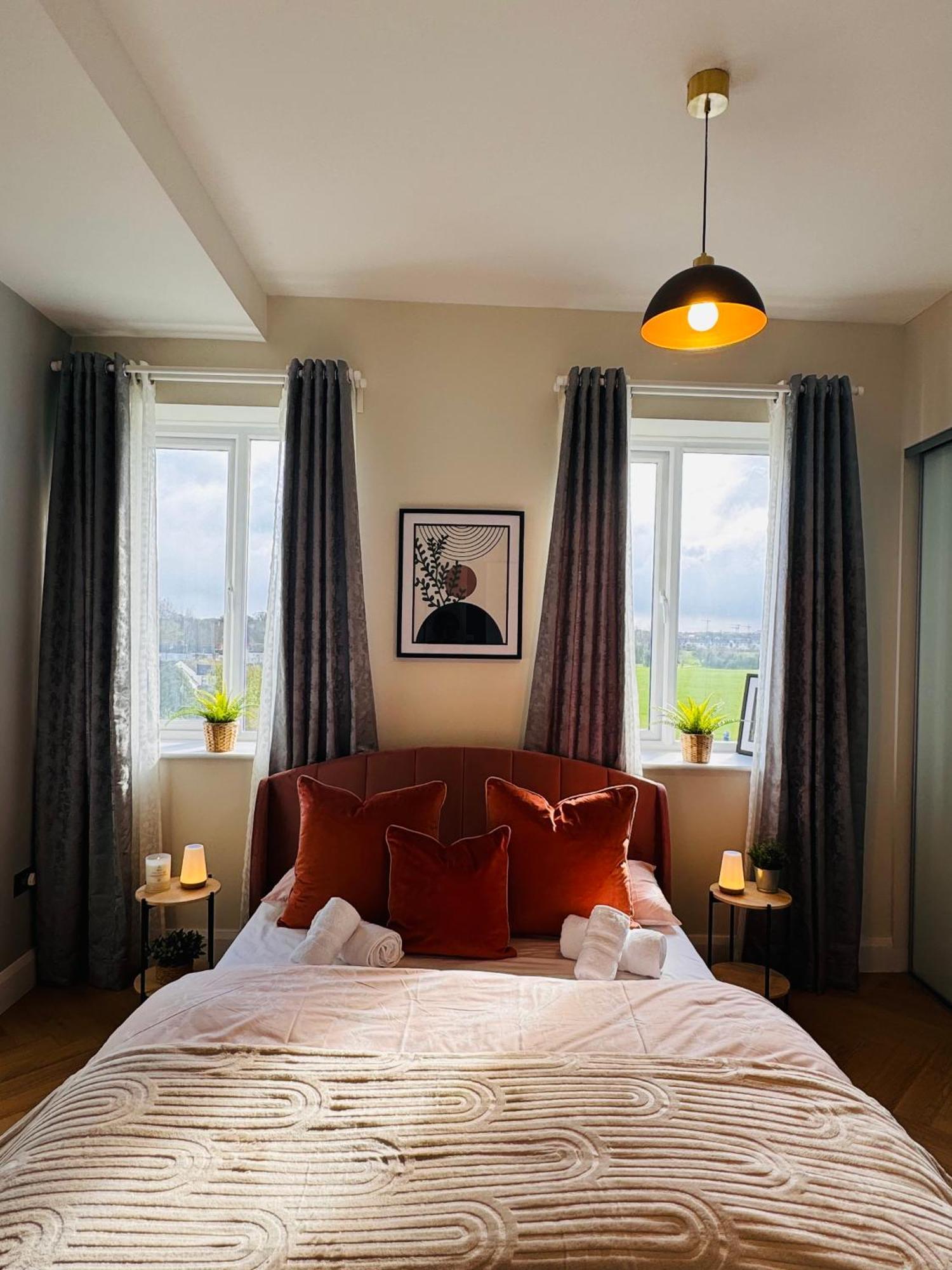 Finnstown Hall- Private Room In Shared Apartment With The Host Dublin Exterior photo