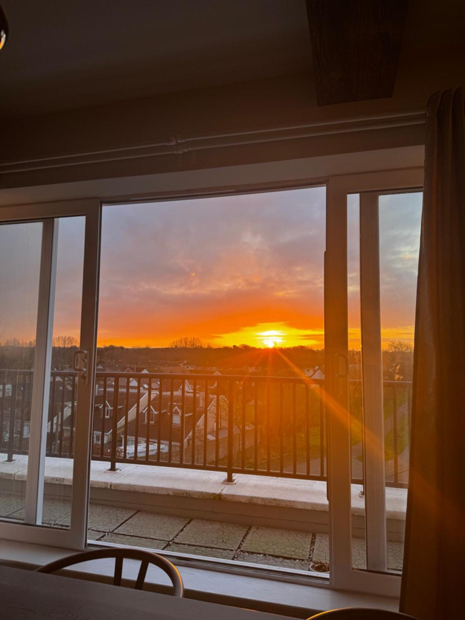 Finnstown Hall- Private Room In Shared Apartment With The Host Dublin Exterior photo