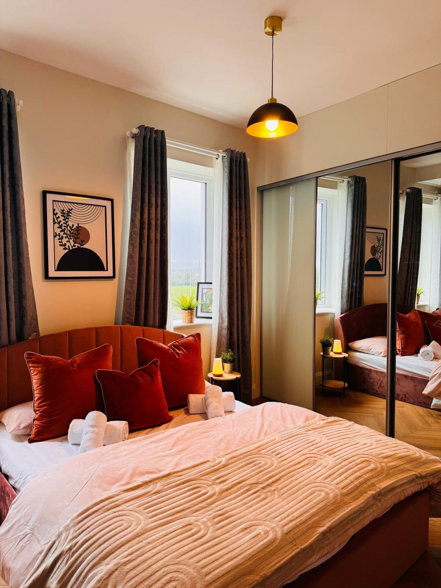Finnstown Hall- Private Room In Shared Apartment With The Host Dublin Exterior photo