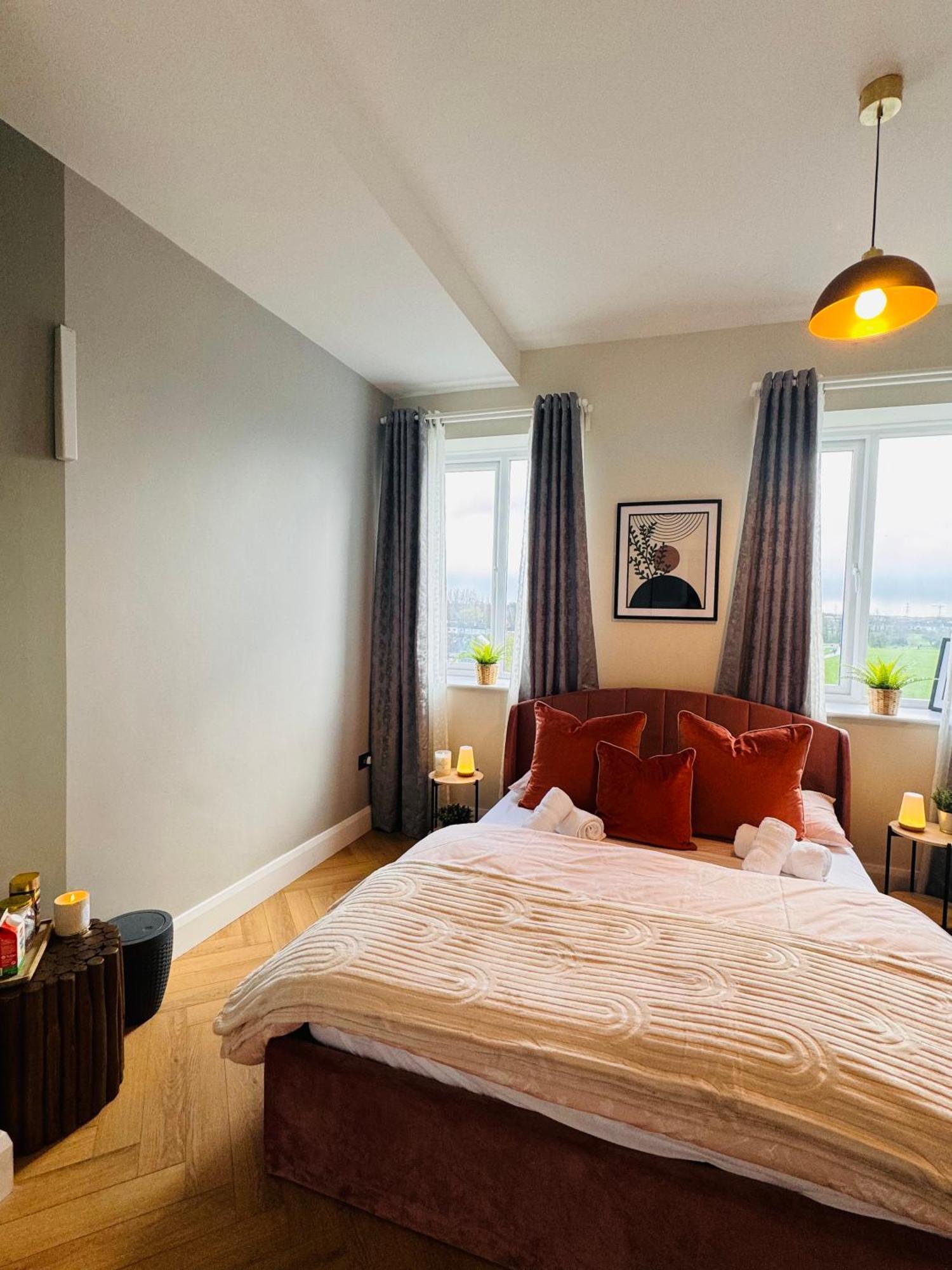 Finnstown Hall- Private Room In Shared Apartment With The Host Dublin Exterior photo