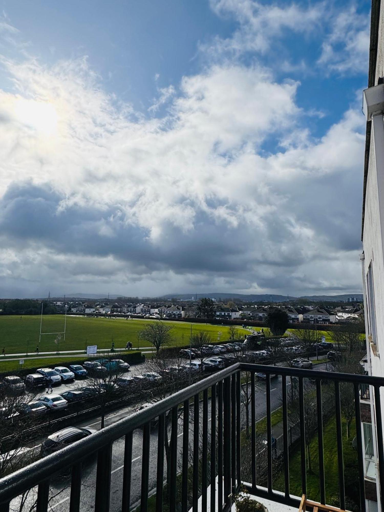 Finnstown Hall- Private Room In Shared Apartment With The Host Dublin Exterior photo